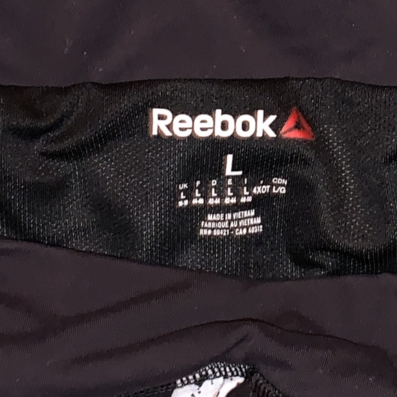 Rebook shorts size Large - Picture 4 of 4